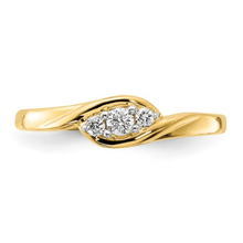 Load image into Gallery viewer, three diamond ring design, elegant ring design for her