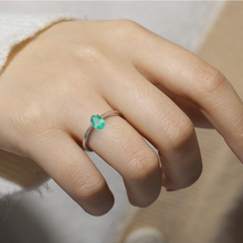 Load image into Gallery viewer, Anniversary gift design, gift for her, gift for mom, birthday gift design, green gemstone ring