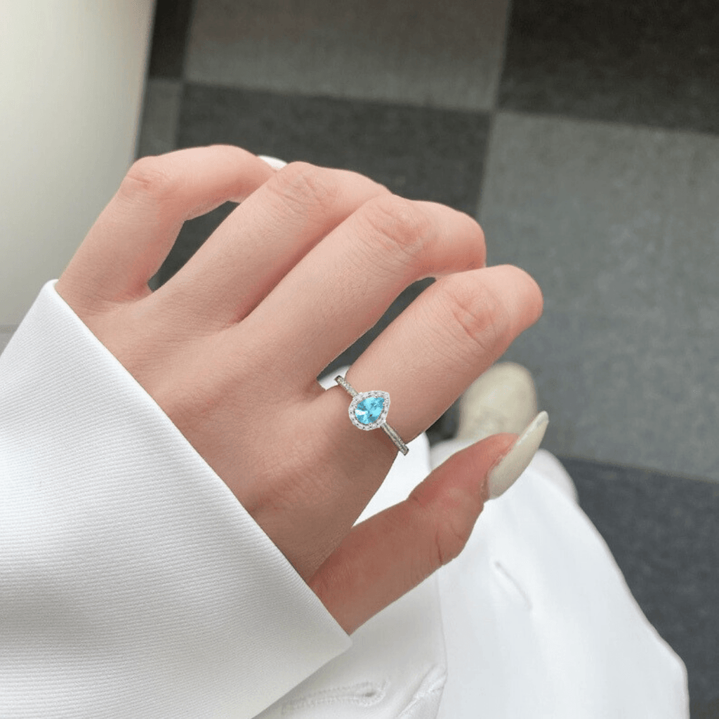 pear shape solitaire ring, solitaire ring on a budget