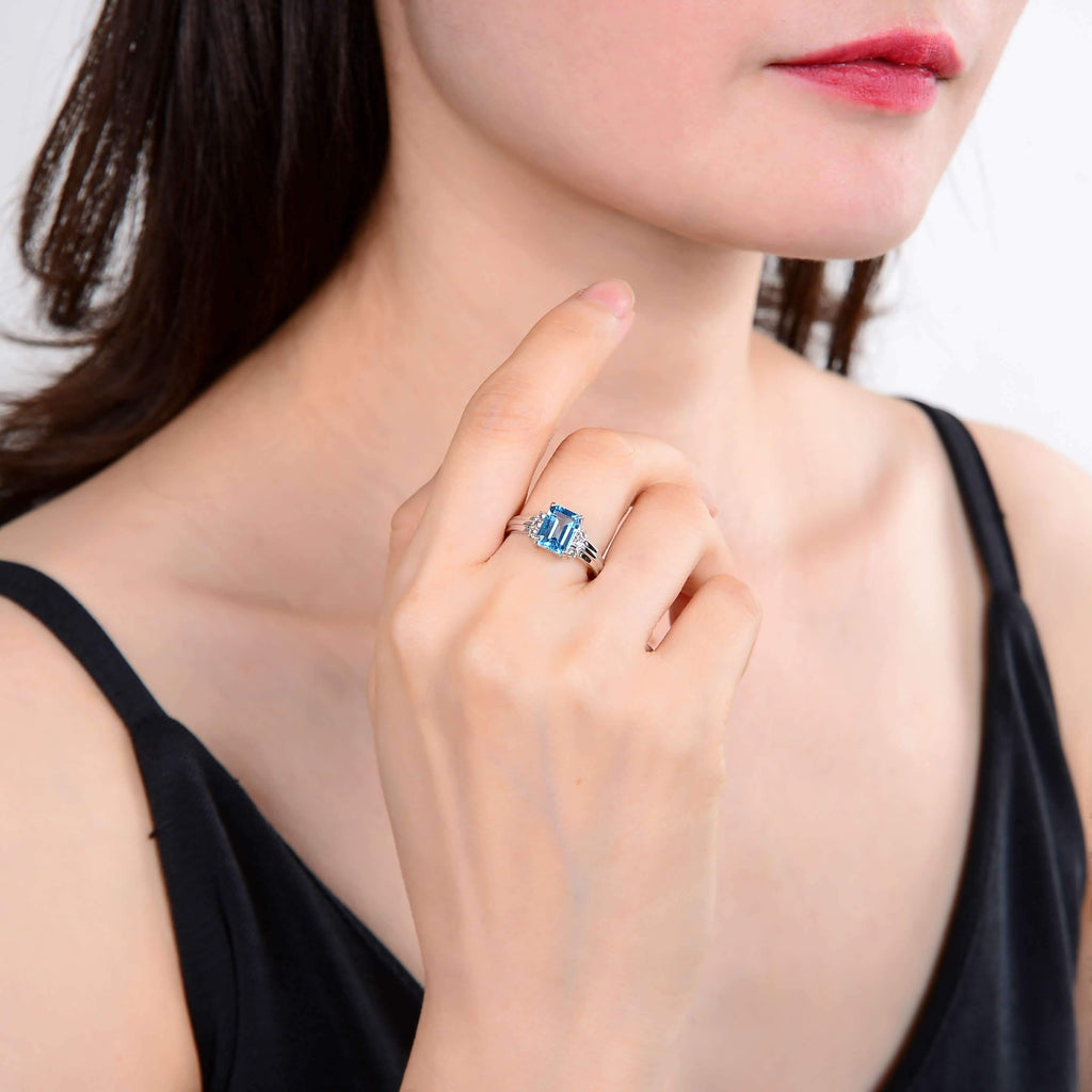 Sterling Silver Emerald Cut Blue Topaz Ring Accented with White Topaz.
$ 50 & Under, 6, 7, 8, Blue, Emerald Cut, Blue Topaz, White Topaz, 925 Sterling Silver, Fashion