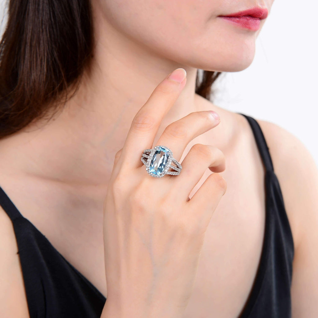 Statement Cushion Blue Topaz Ring.
$ 200 – 300, 7, Blue, Emerald Cut, Blue Topaz, White Topaz, 925 Sterling Silver, Statement