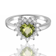 Load image into Gallery viewer, Green Heart Ring